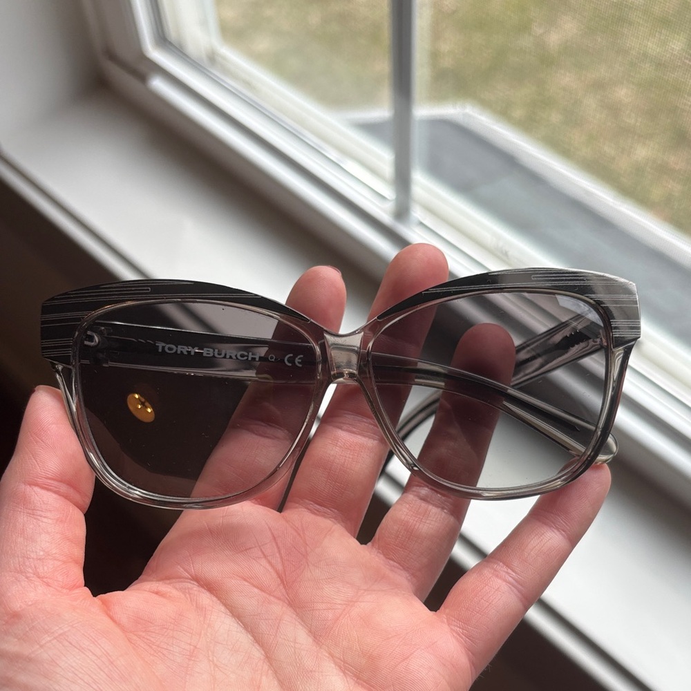 Tory Burch Translucent Grey Gradient Sunglasses with Orange Logo Case - Picture 2 of 5